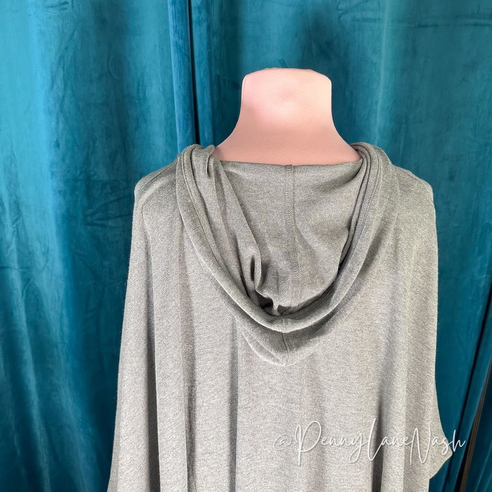 NWT Andrea Jovine Oversized Gray Hooded Poncho w/Faux Leather Trim - Picture 9 of 9